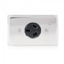 TOMA RECEPTACULO TRIFILAR REF C-014